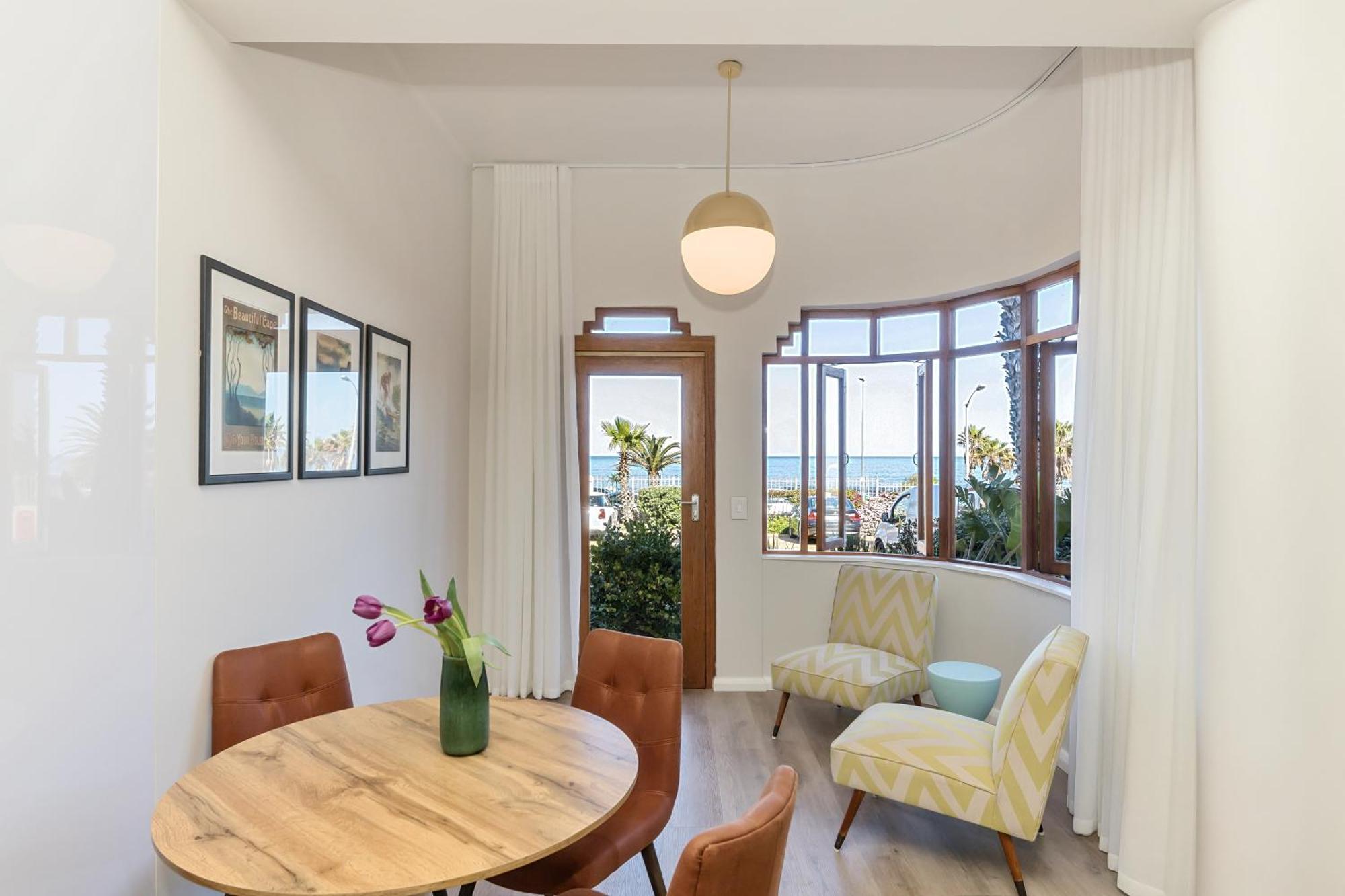 Camps Bay Family Apartment *